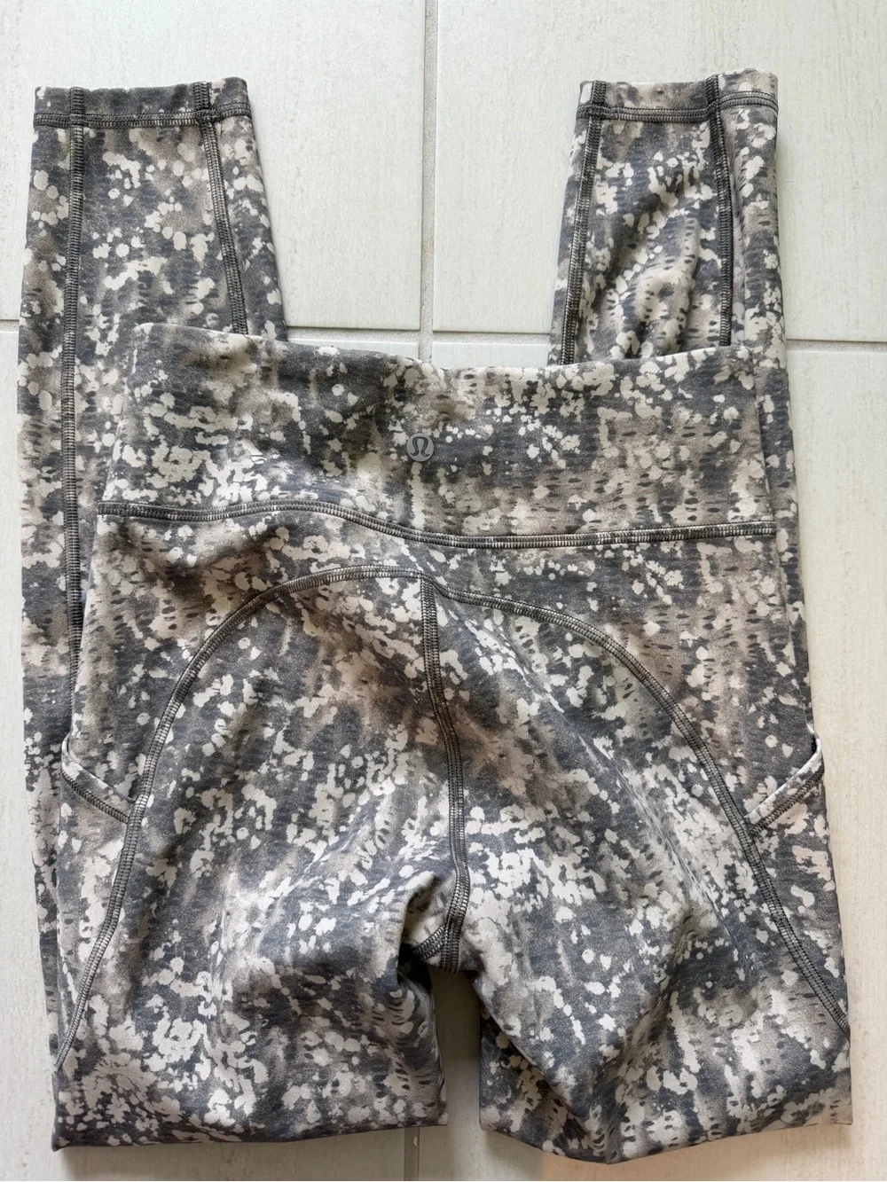 Lululemon Gray Camouflage Print Leggings Size 4